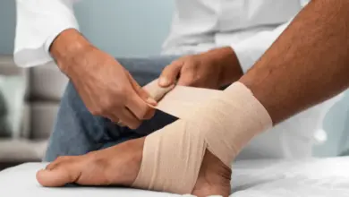Como imobilizar tornozelo torcido